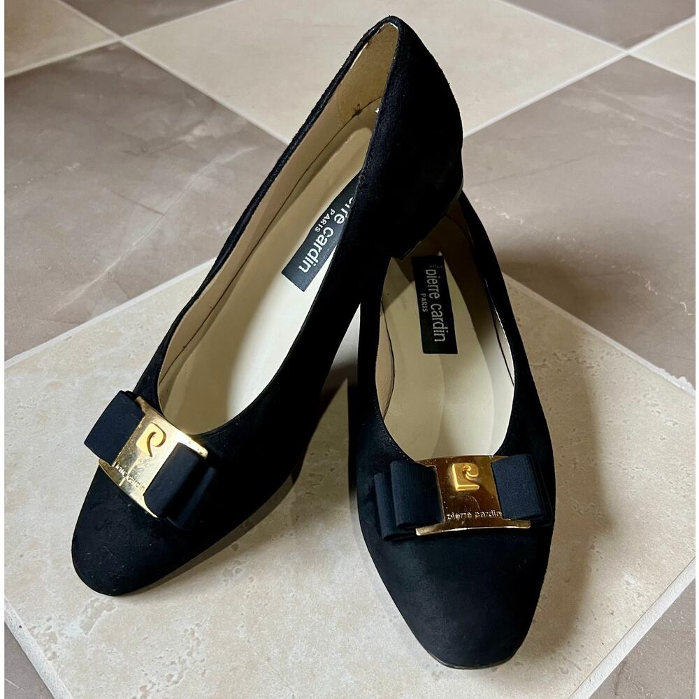 Vintage 90s Pierre Cardin Black Suede Bow‎ Pump Gold Logo Made in Italy US 7